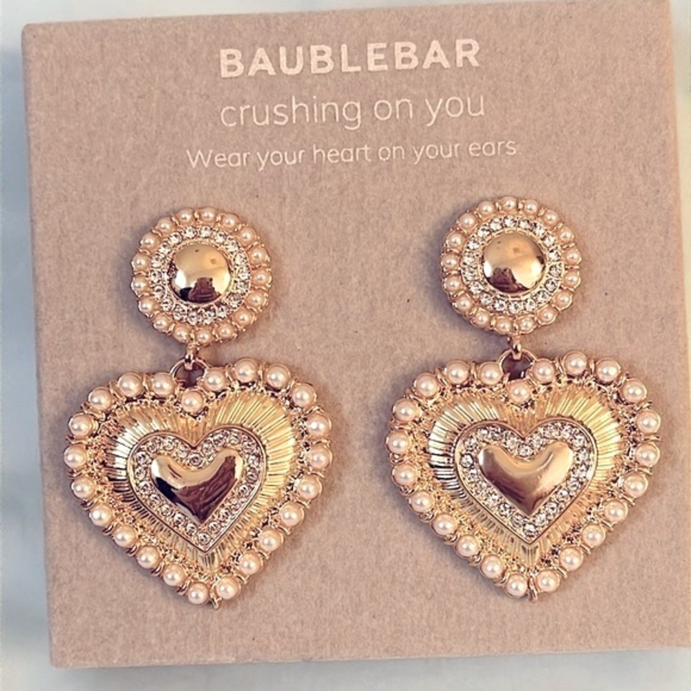Brand New BaubleBar Gold Tone Heart Faux Pearl Beaded Drop Earrings Valentine’s - Picture 3 of 14